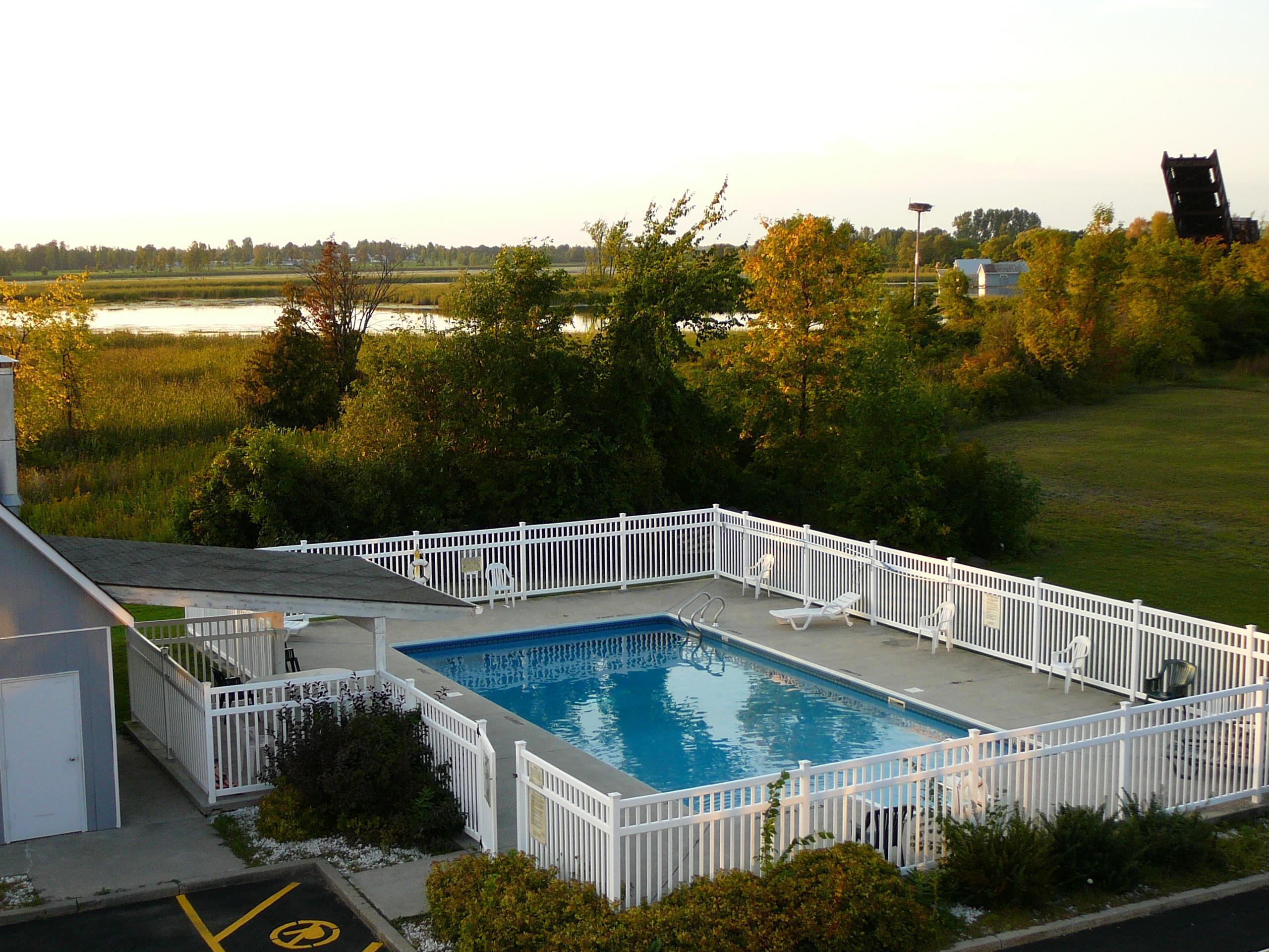 Best Western Smiths Falls Hotel Exterior photo