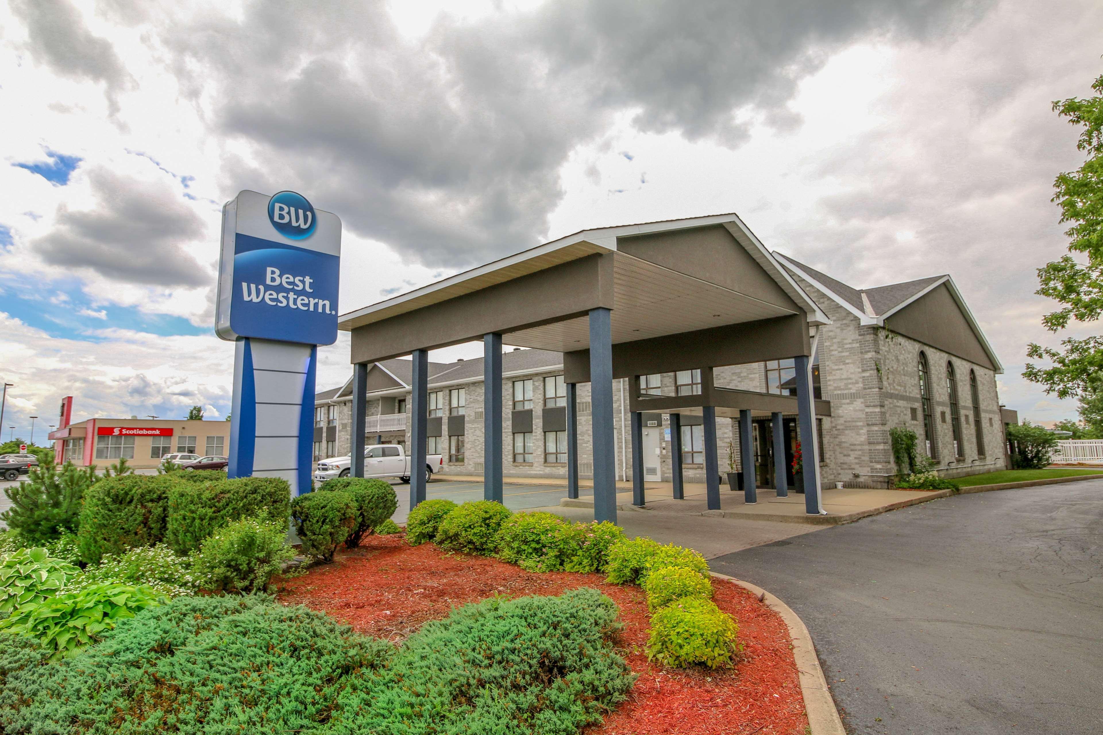 Best Western Smiths Falls Hotel Exterior photo