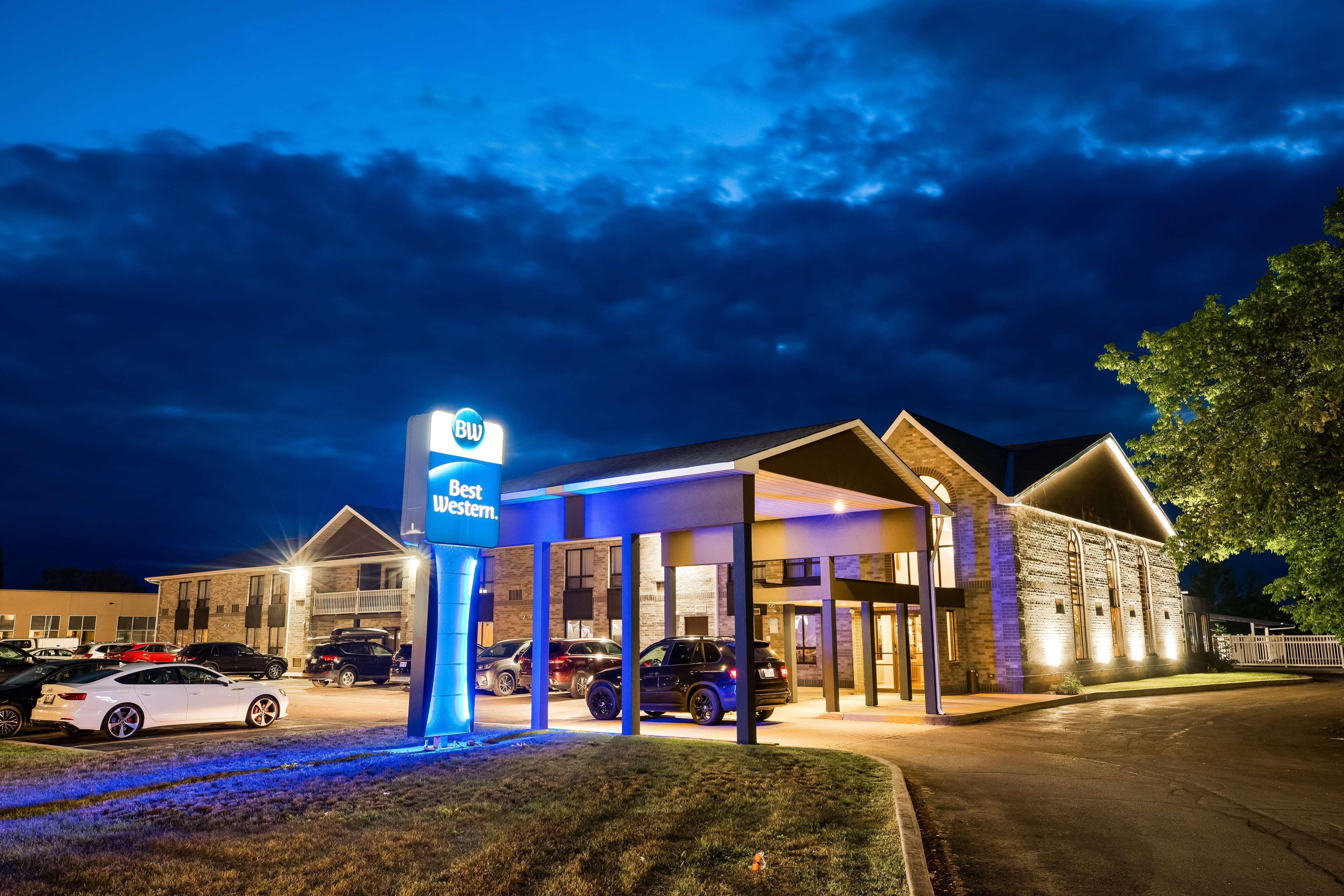 Best Western Smiths Falls Hotel Exterior photo